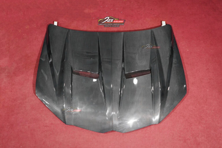 Lamborghini Urus Bonnet TOP Dry Carbon